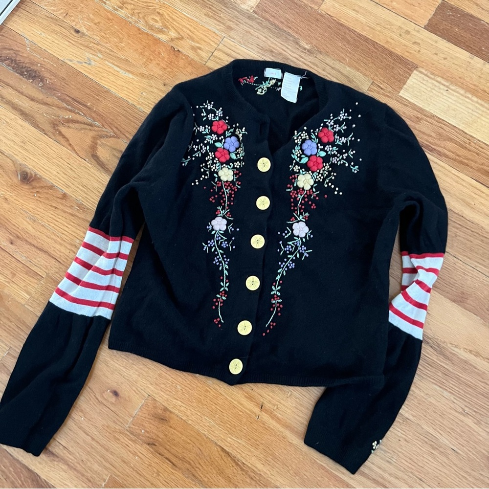 Vintage flowers French embroidery sweater cardigan.
